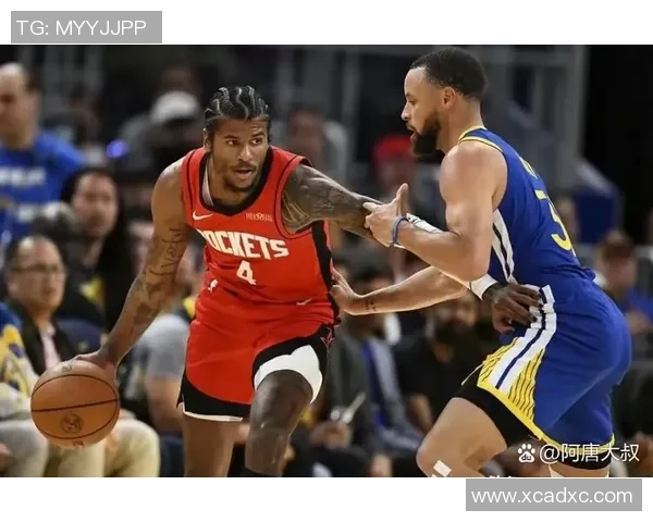 11月27日马刺与小牛激战正酣NBA赛场精彩对决引发球迷热议