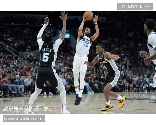 2021年马刺与独行侠激战回顾：一场精彩的西部对决与球星表现分析