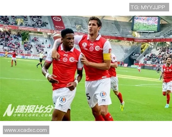 克莱蒙与普瑞兰斯的精彩对决揭示了足球战术的博弈与团队协作的重要性 克莱蒙与普瑞兰斯的精彩对决揭示了足球战术的博弈与团队协作的重要性