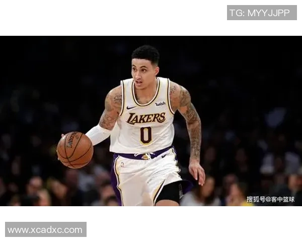 图库曼与亚自由的对决精彩纷呈引发球迷热议与期待